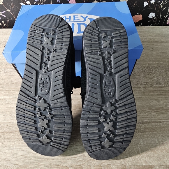 Hey Dude Wally Knit Mesh Loafers - Picture 3 of 7